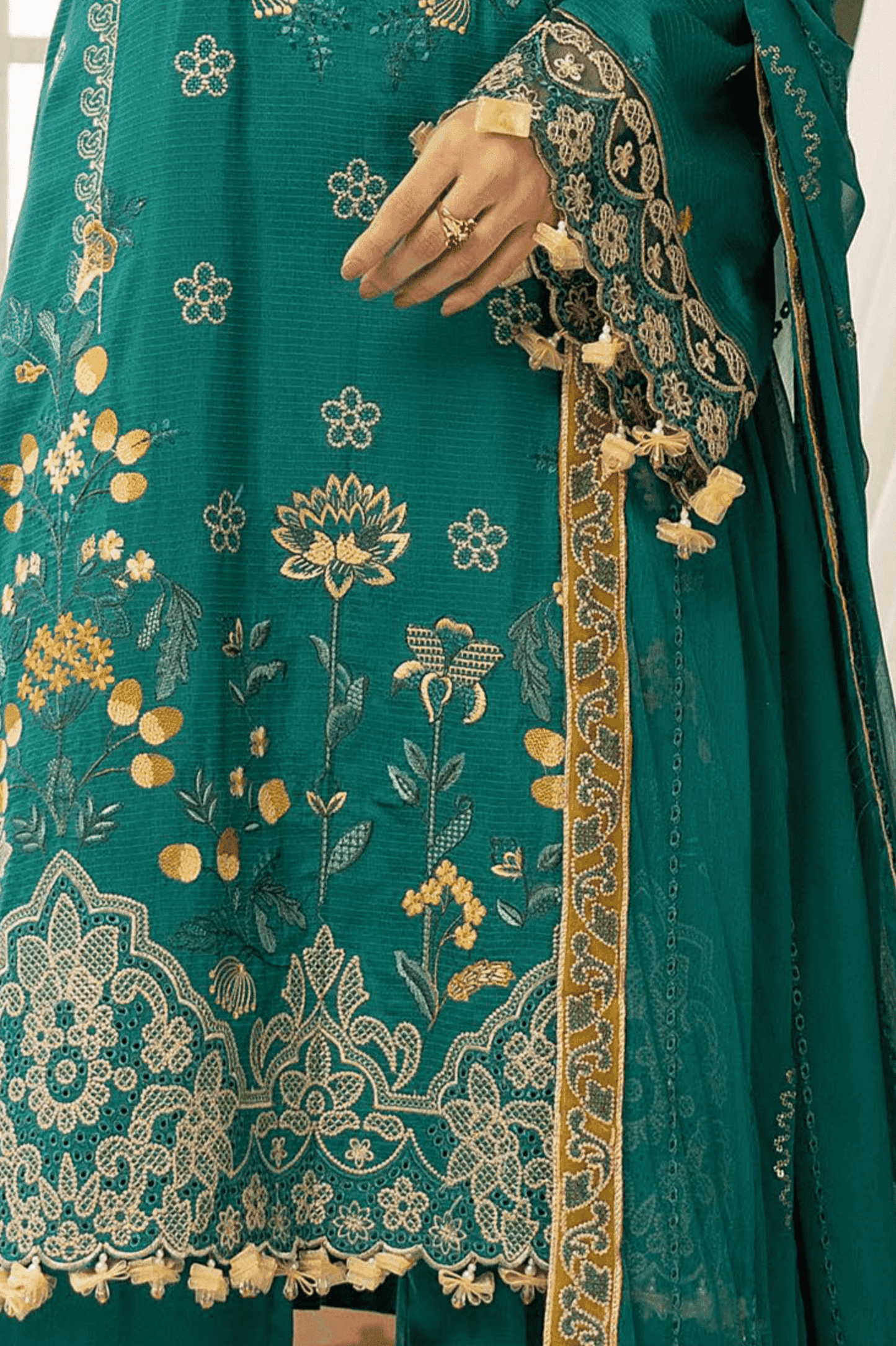 D 01 - ChamakDamak Viscose By Aalaya (Winter)