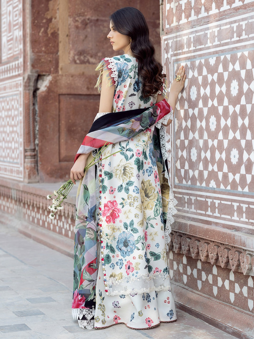2081-A | NAQSH NAAZ Lawn`25 By BIN ILYAS