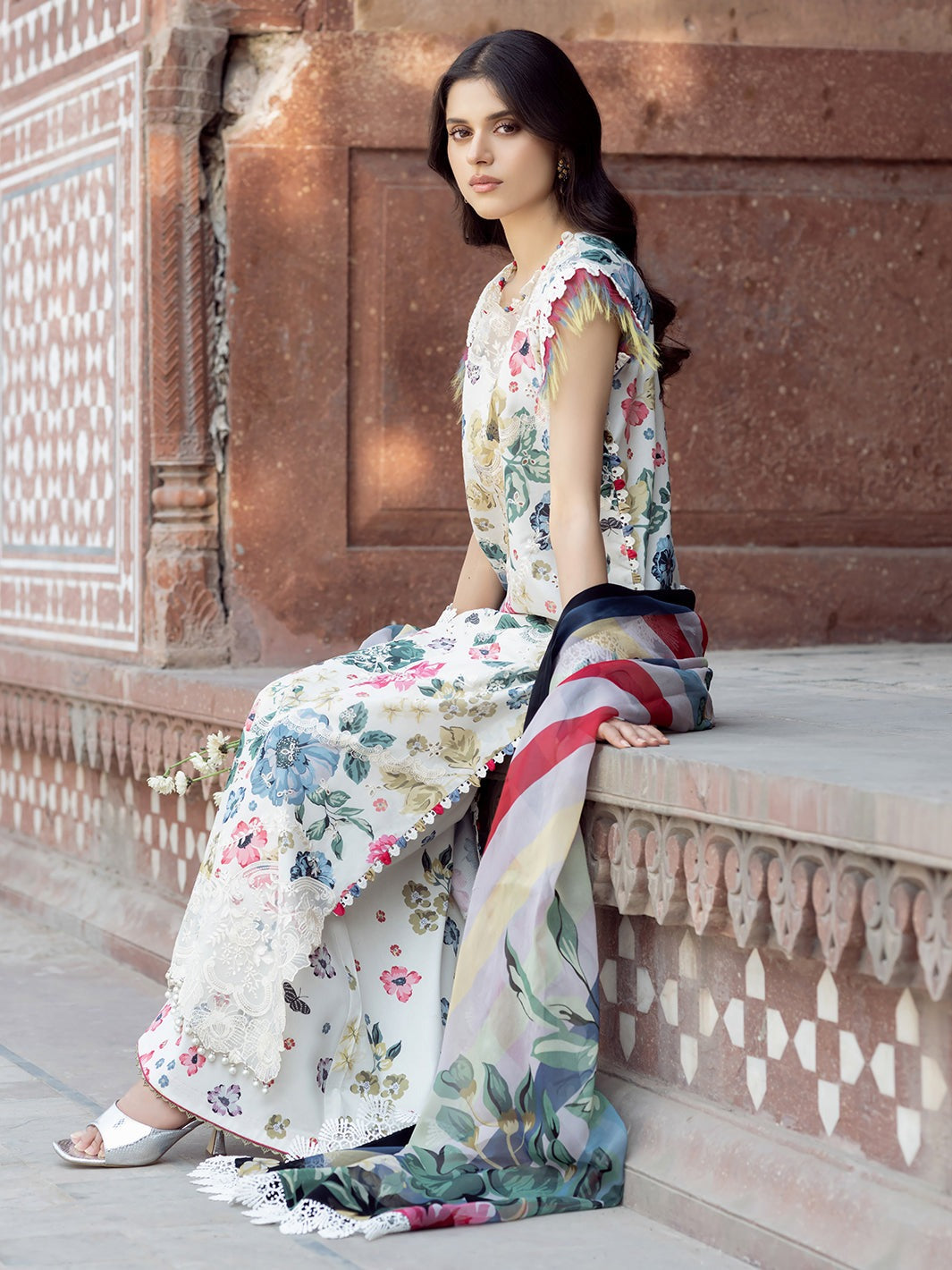2081-A | NAQSH NAAZ Lawn`25 By BIN ILYAS