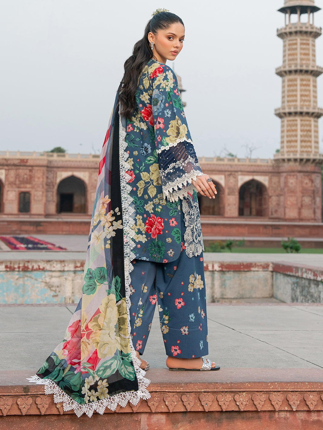 2081-B | NAQSH NAAZ Lawn`25 By BIN ILYAS