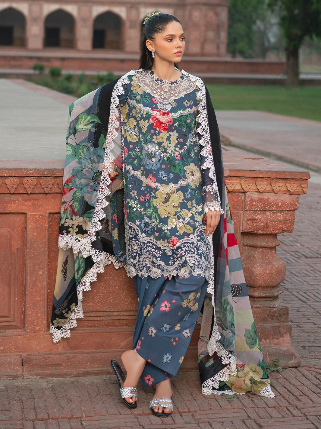2081-B | NAQSH NAAZ Lawn`25 By BIN ILYAS
