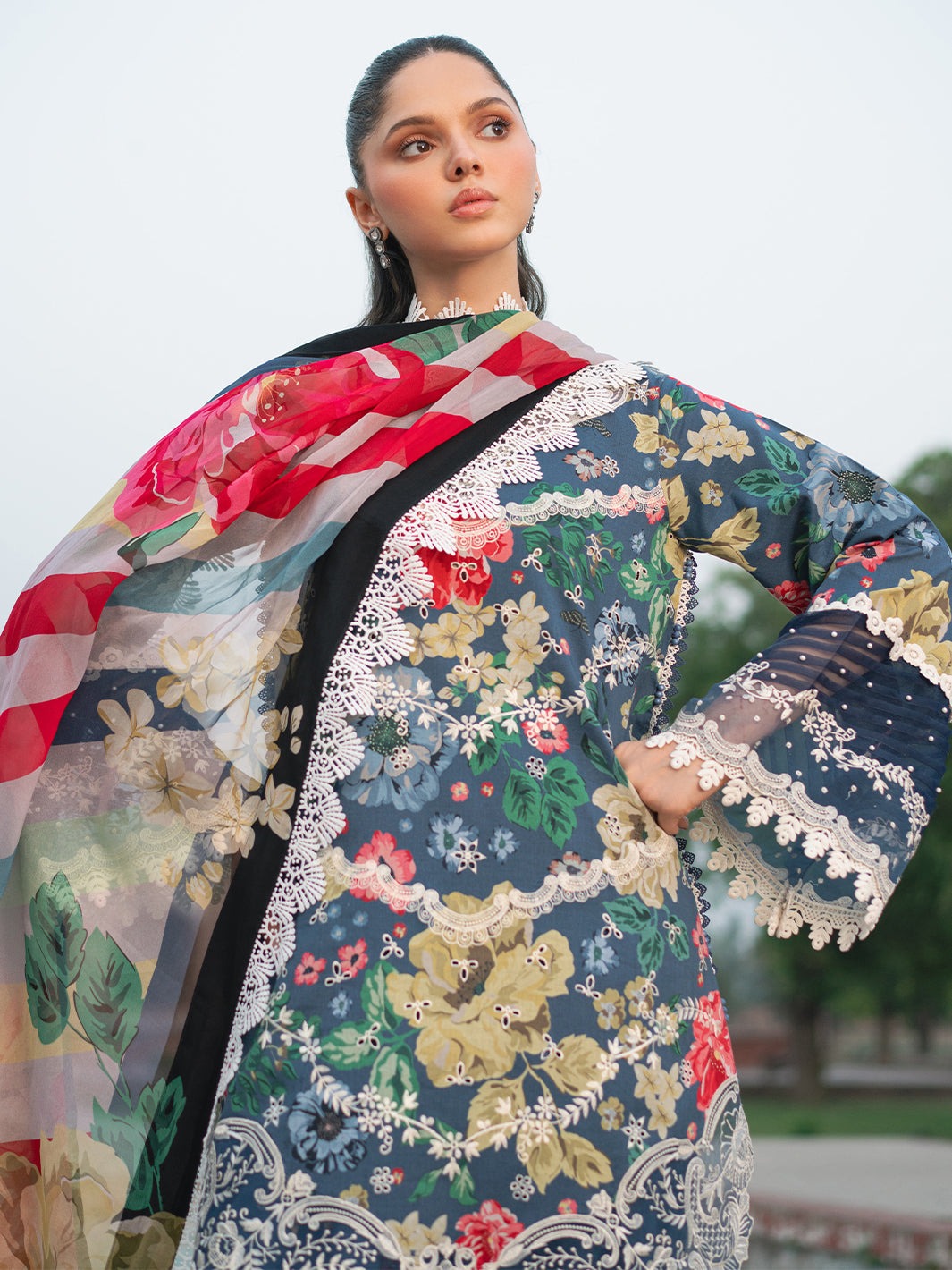 2081-B | NAQSH NAAZ Lawn`25 By BIN ILYAS
