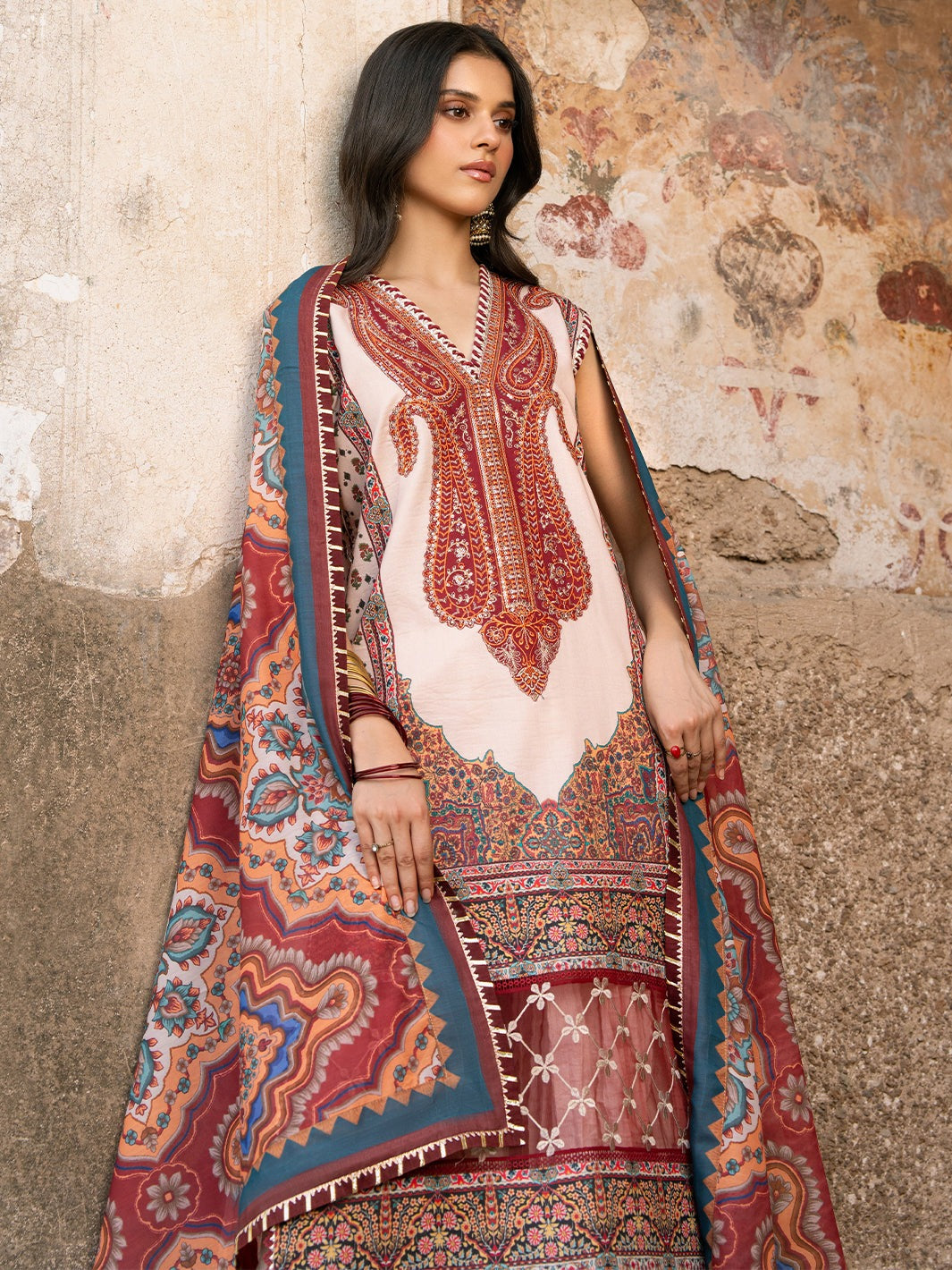 2083-A | NAQSH NAAZ Lawn`25 By BIN ILYAS