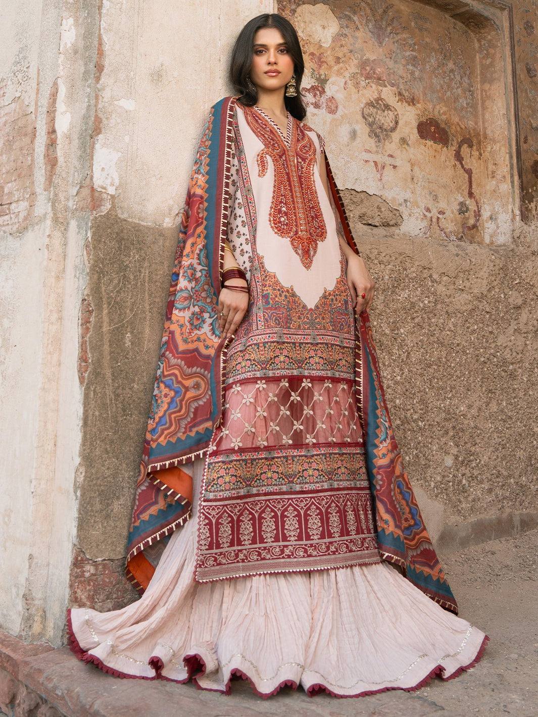 2083-A | NAQSH NAAZ Lawn`25 By BIN ILYAS
