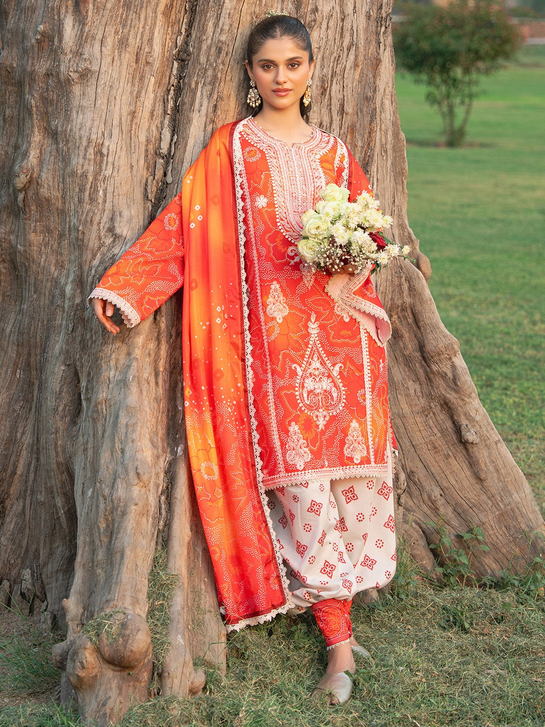 2084-A | NAQSH NAAZ Lawn`25 By BIN ILYAS