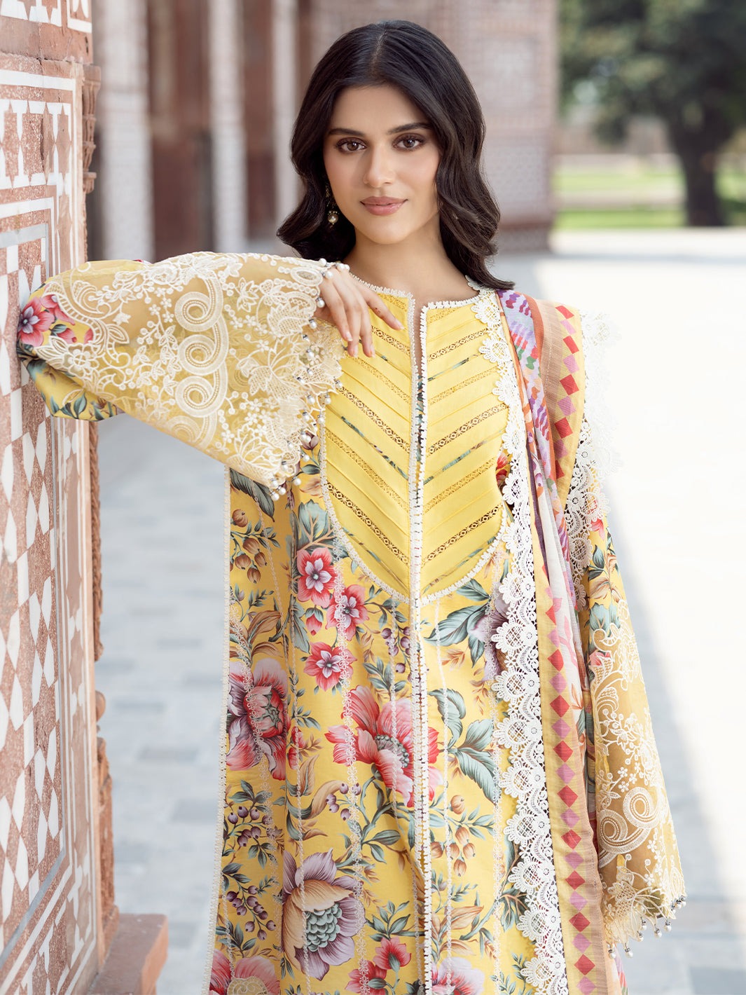 2085-A | NAQSH NAAZ Lawn`25 By BIN ILYAS