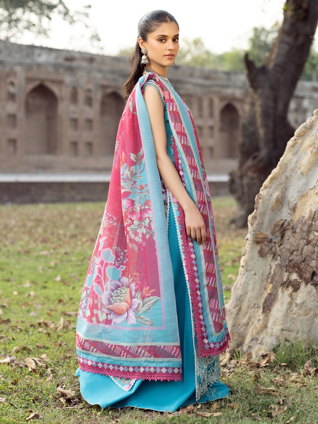 2085-B | NAQSH NAAZ Lawn`25 By BIN ILYAS