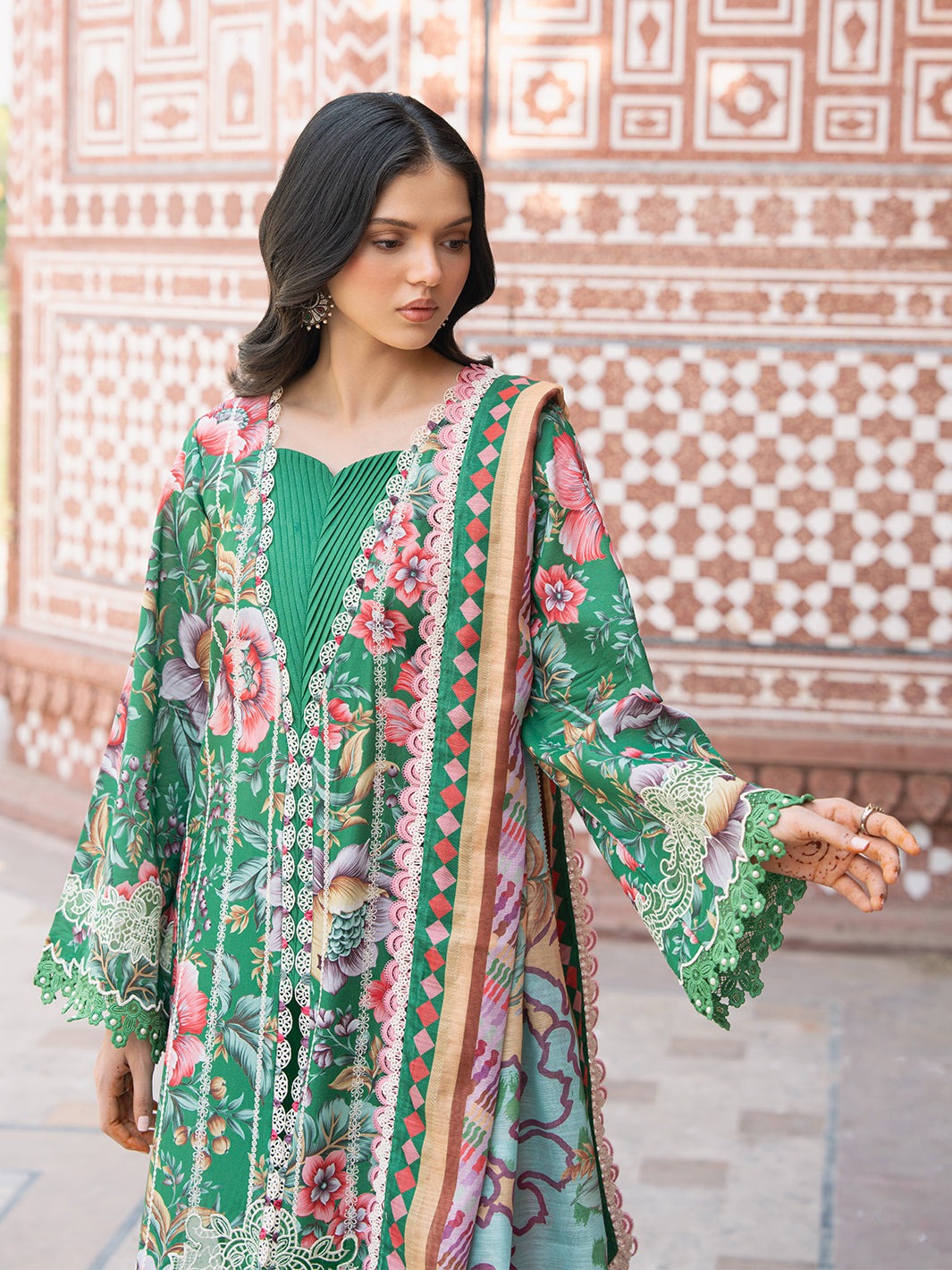 2085-D | NAQSH NAAZ Lawn`25 By BIN ILYAS
