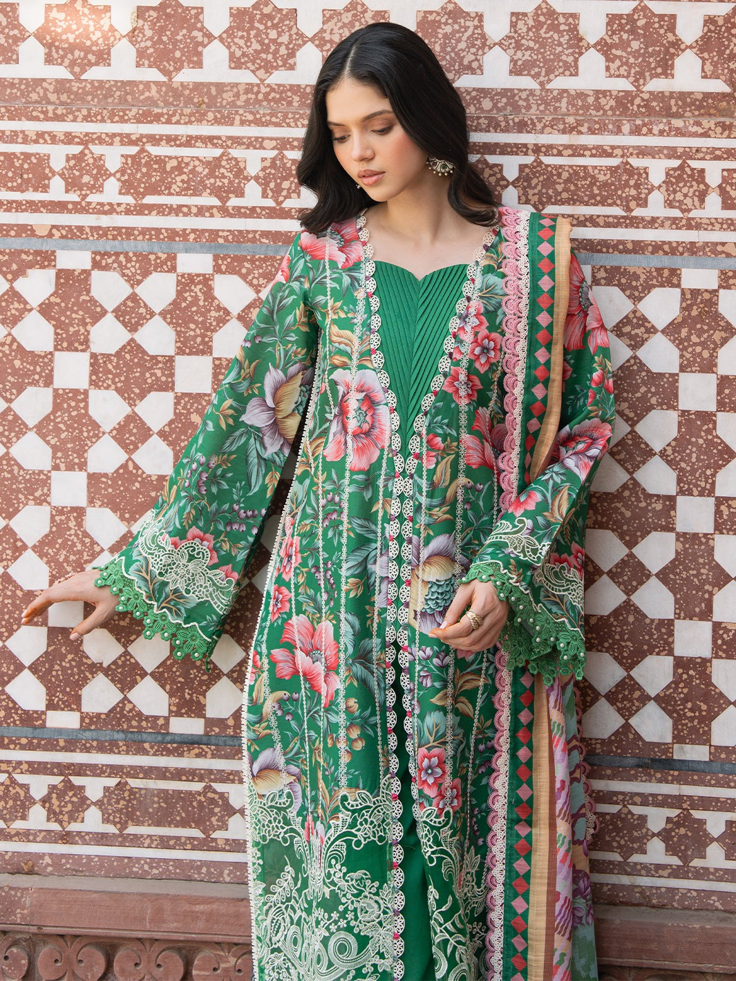 2085-D | NAQSH NAAZ Lawn`25 By BIN ILYAS