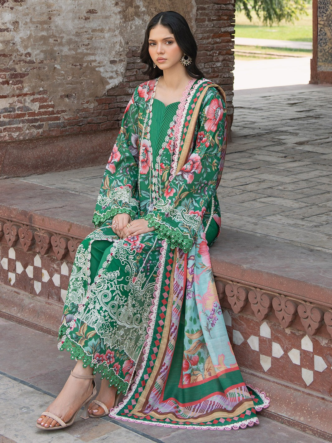 2085-D | NAQSH NAAZ Lawn`25 By BIN ILYAS