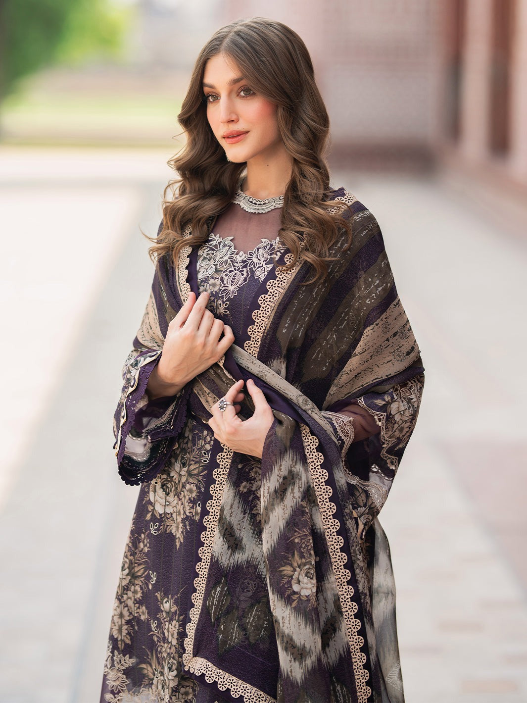 2087-B | NAQSH NAAZ Lawn`25 By BIN ILYAS