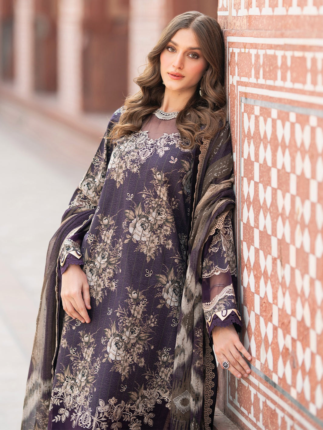 2087-B | NAQSH NAAZ Lawn`25 By BIN ILYAS