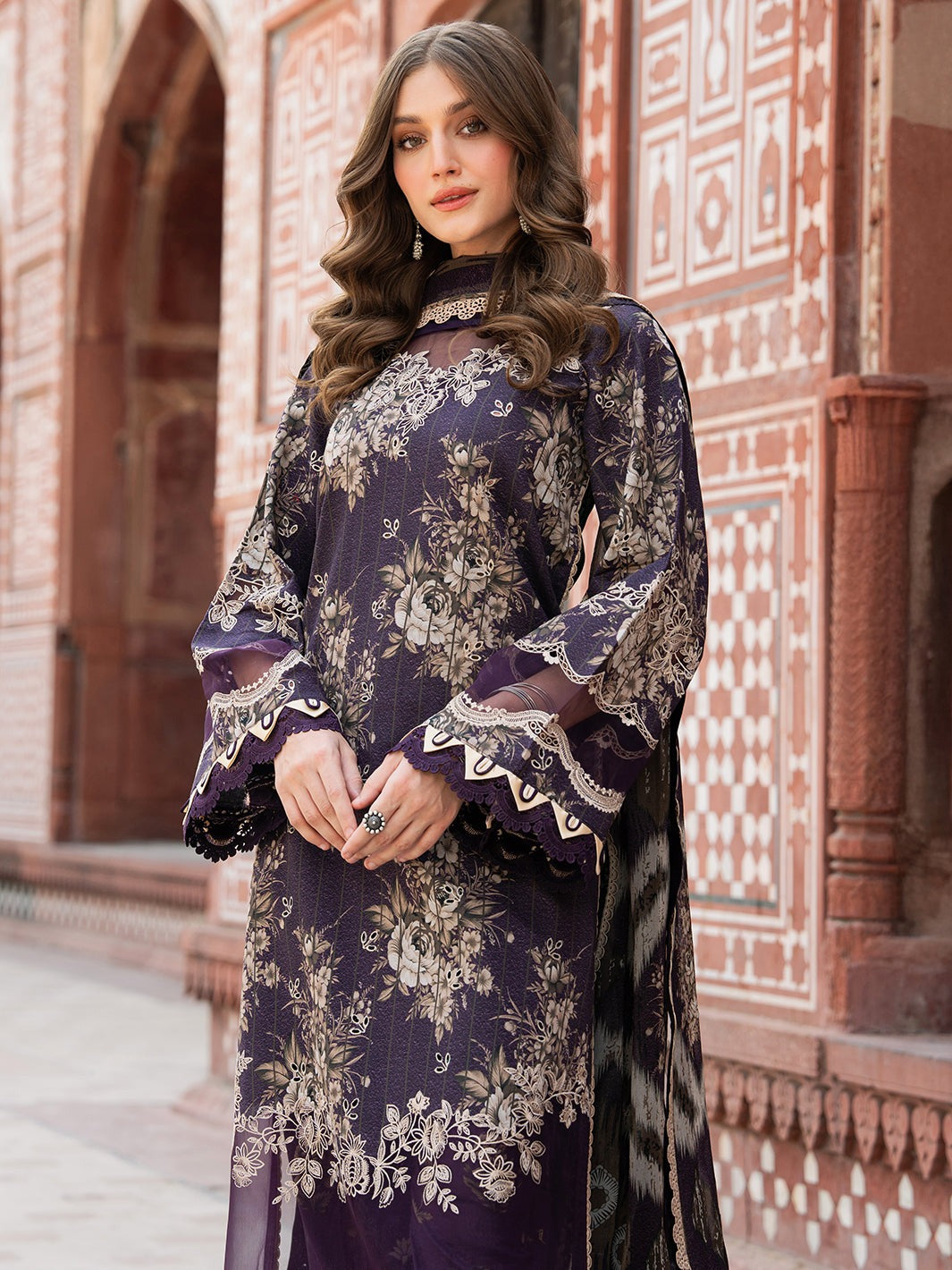2087-B | NAQSH NAAZ Lawn`25 By BIN ILYAS