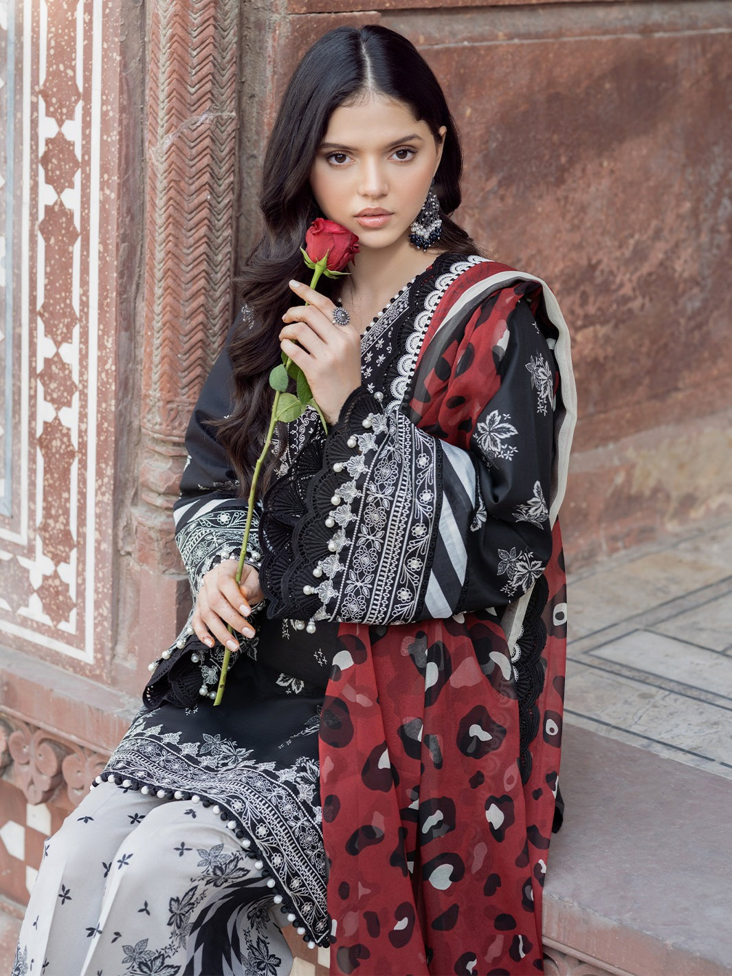 2088-A | NAQSH NAAZ Lawn`25 By BIN ILYAS