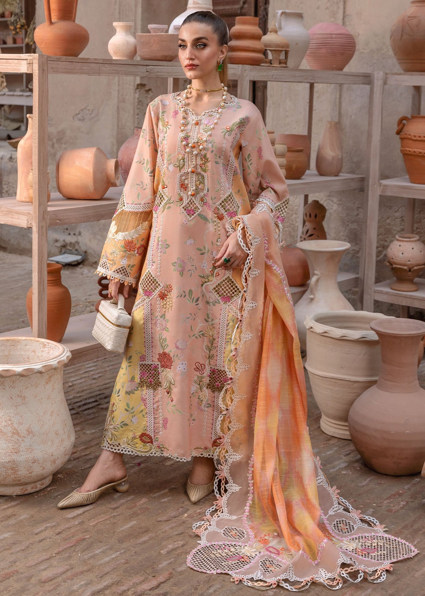 D4B- BONJOUR AND BLOOM| TASAWAR By Crimson Lawn`25
