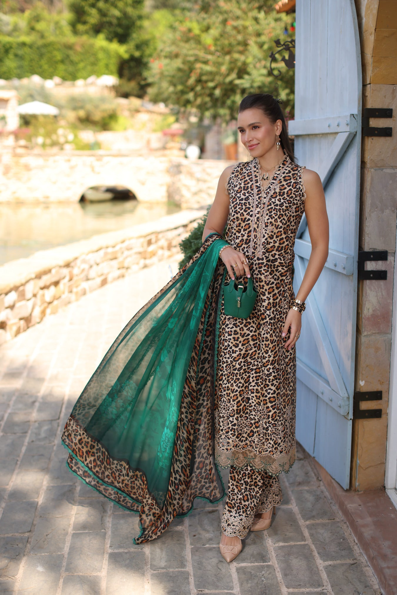 D2-A | Noor Luxe Chikenkari