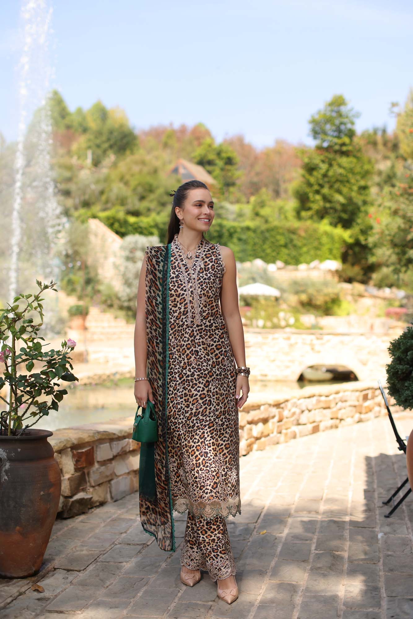 D2-A | Noor Luxe Chikenkari