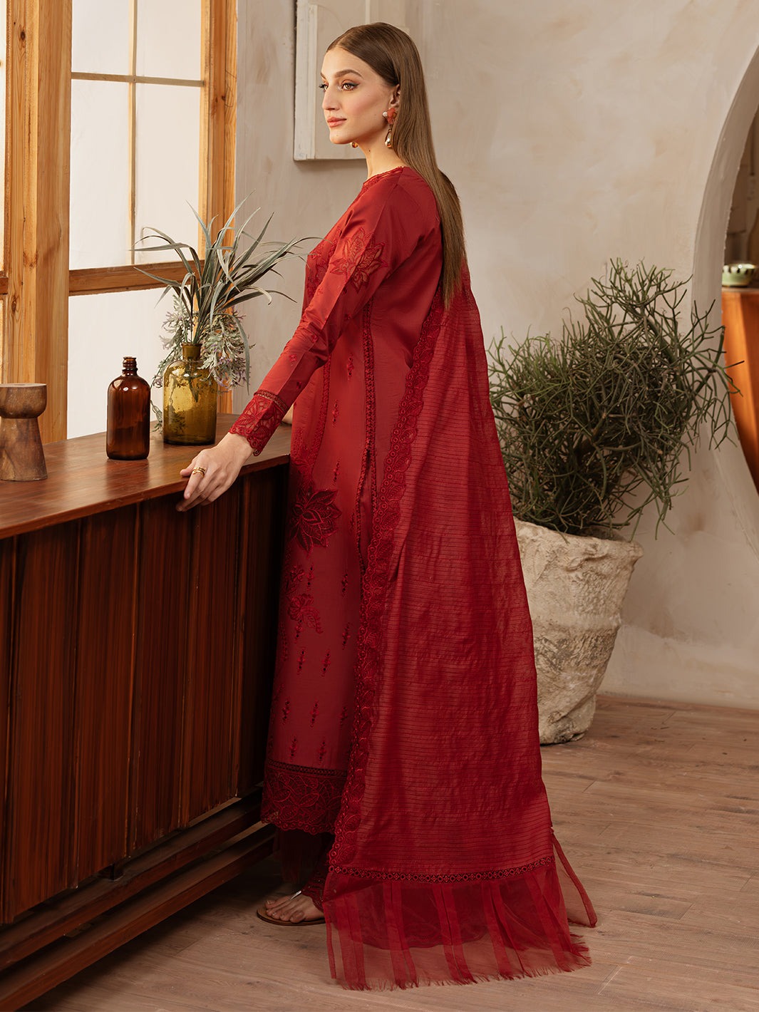 D8 - HOORAIN | Florence By Mahnur - Lawn`25