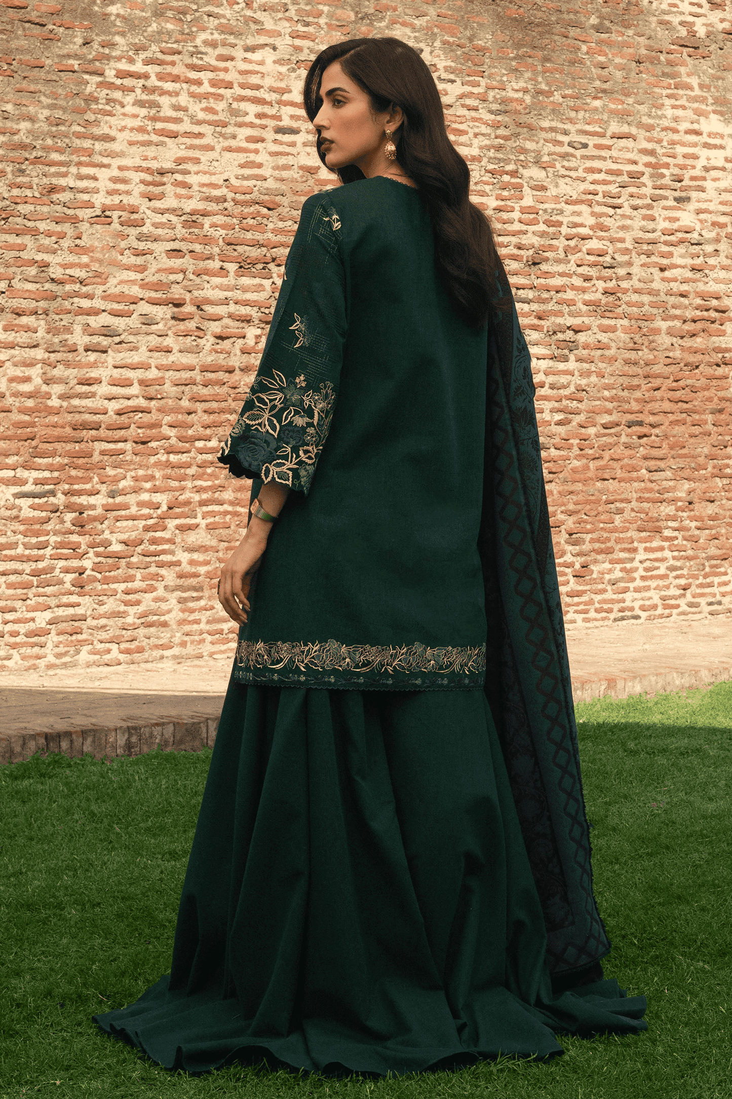 MINA D7 - Zara Shahjahan (Winter`24)