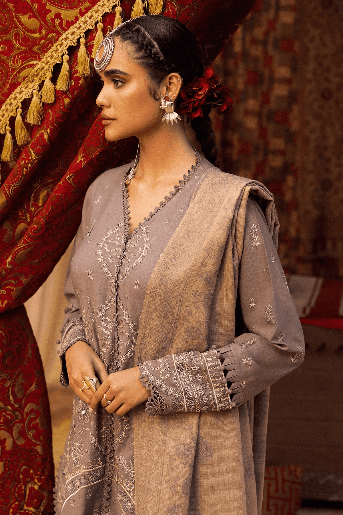 NE 63 - Nureh Exclusive Shawl (Winter)