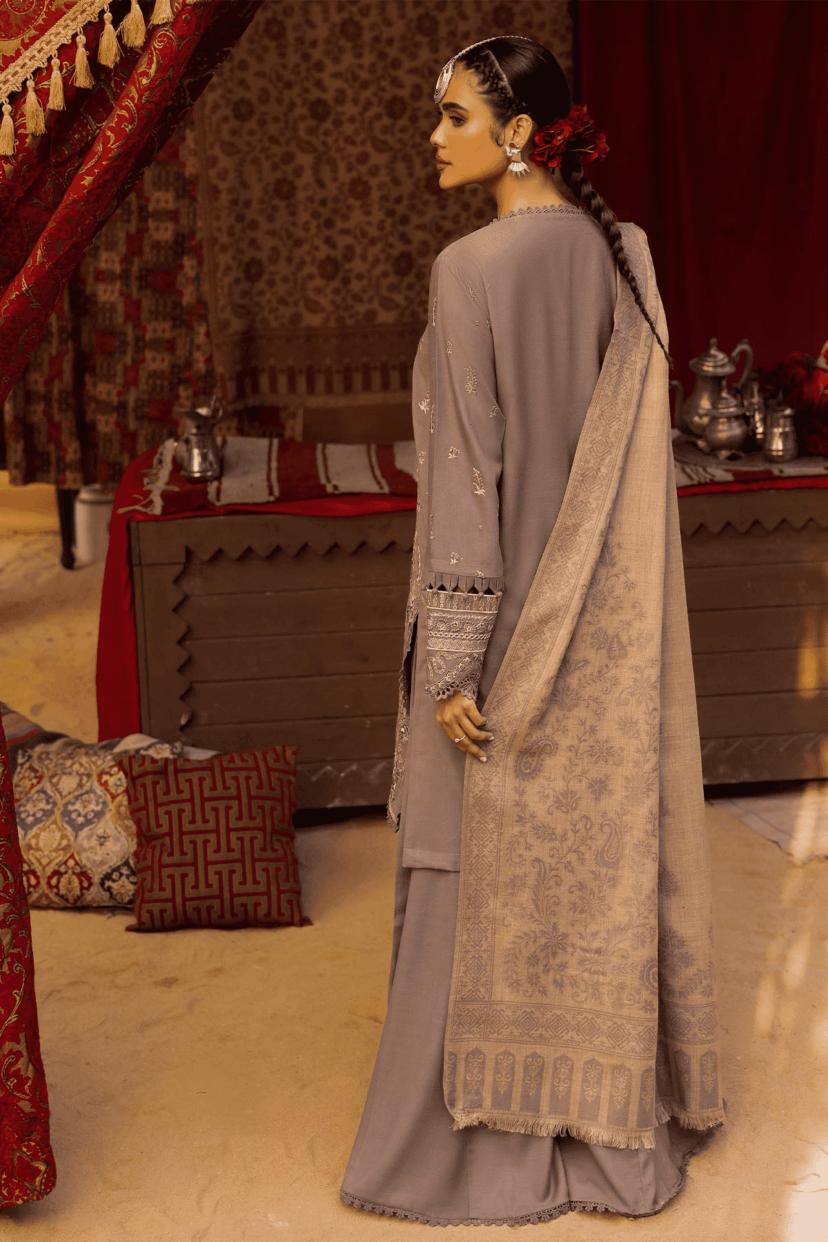 NE 63 - Nureh Exclusive Shawl (Winter)