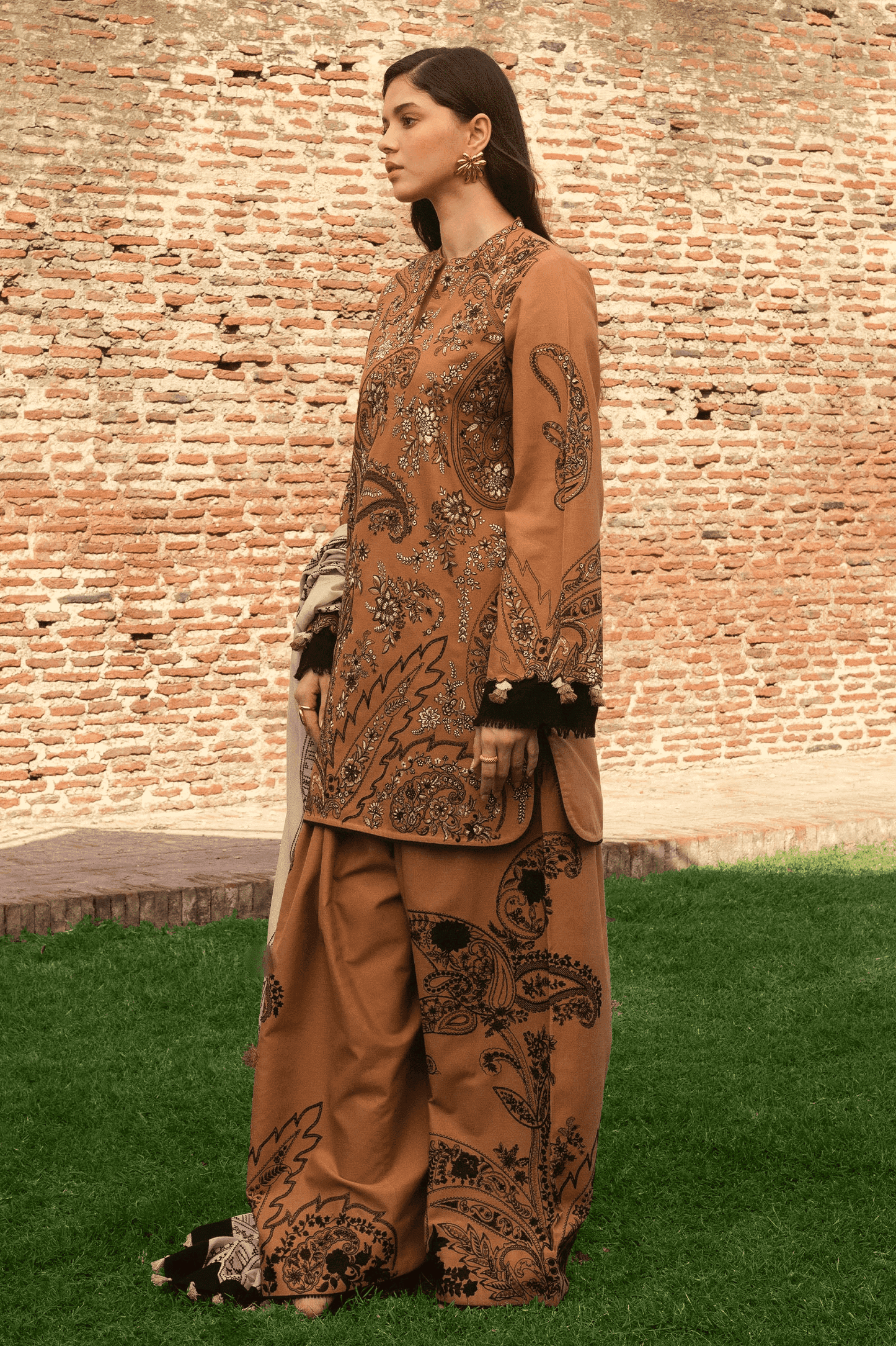 ROYA D6 - Zara Shahjahan (Winter`24)