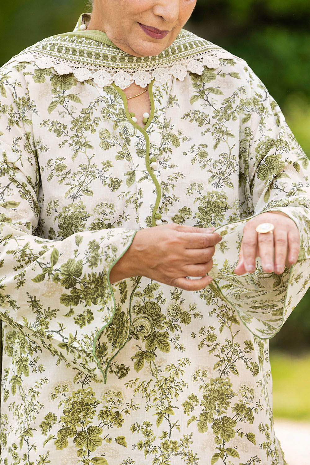 Unstitched | 3 Piece | Embroidered| Lawn Suit