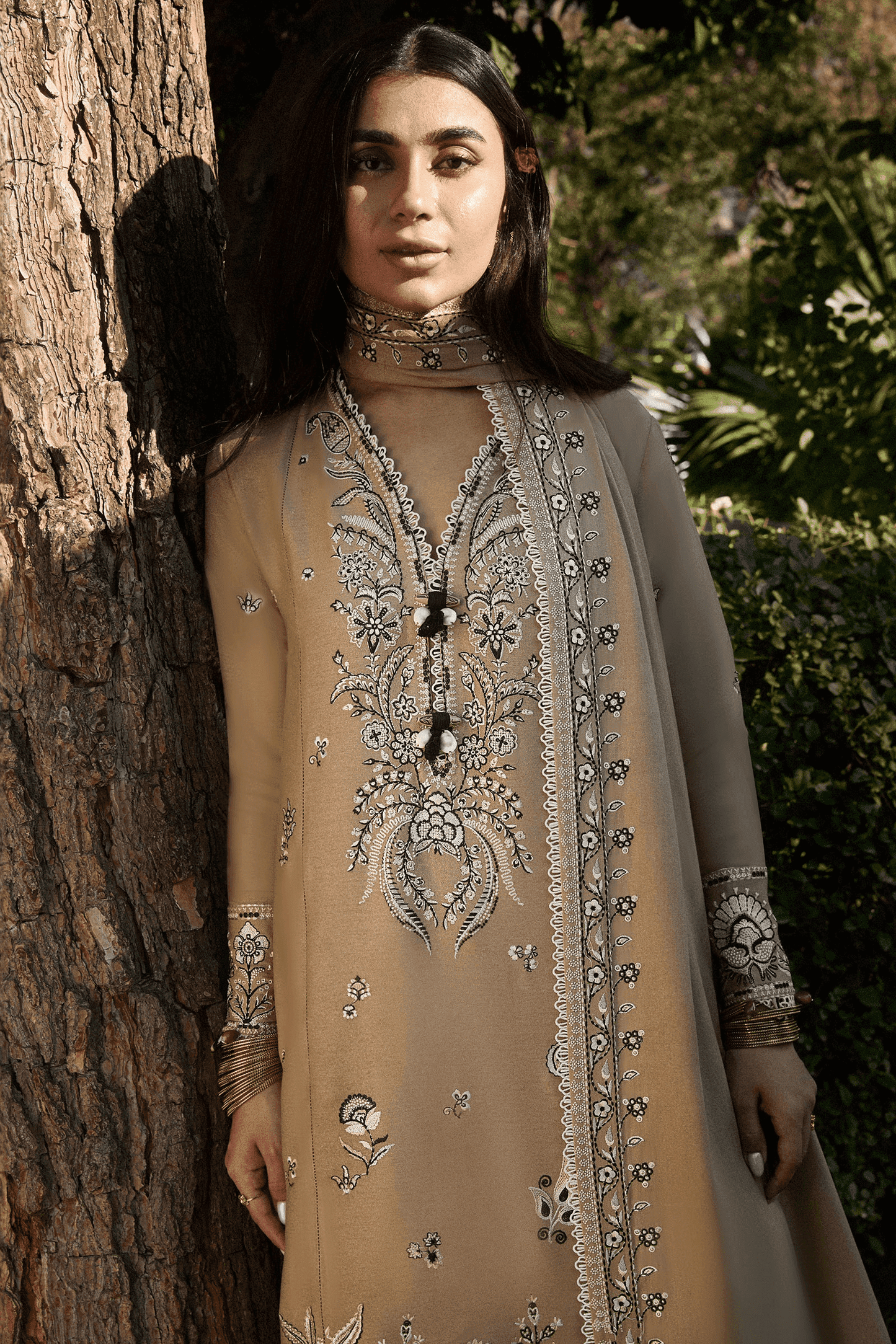 SUZANI 10 - ZAHA Winter`24