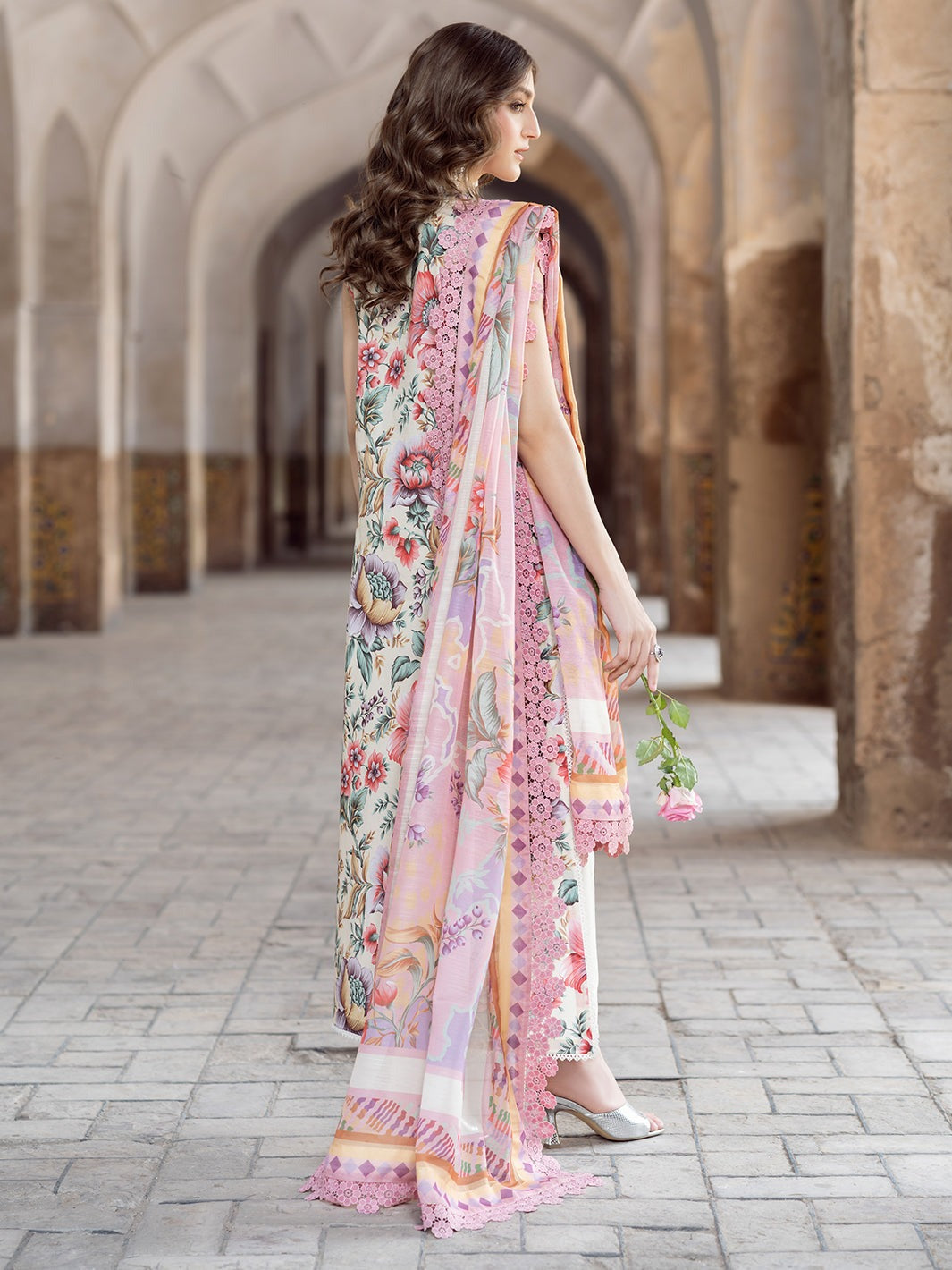2085-C | NAQSH NAAZ Lawn`25 By BIN ILYAS