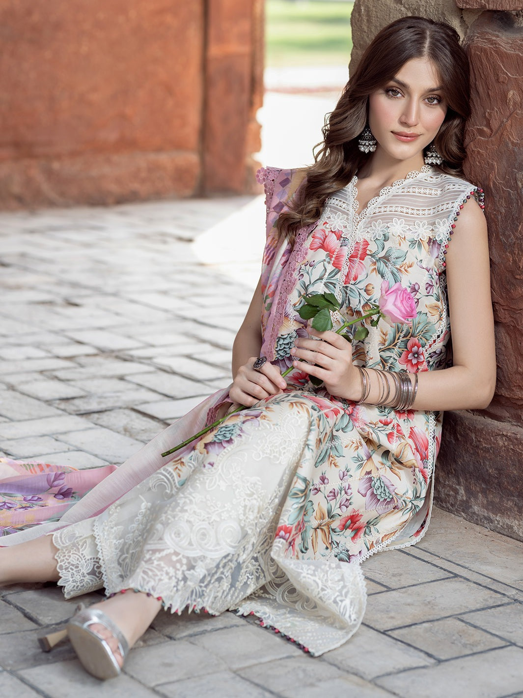 2085-C | NAQSH NAAZ Lawn`25 By BIN ILYAS
