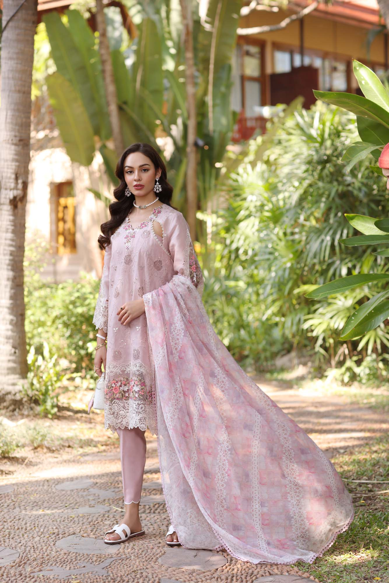 D8-A | Noor Eid Luxury Handwork Laserkaari Lawn`25