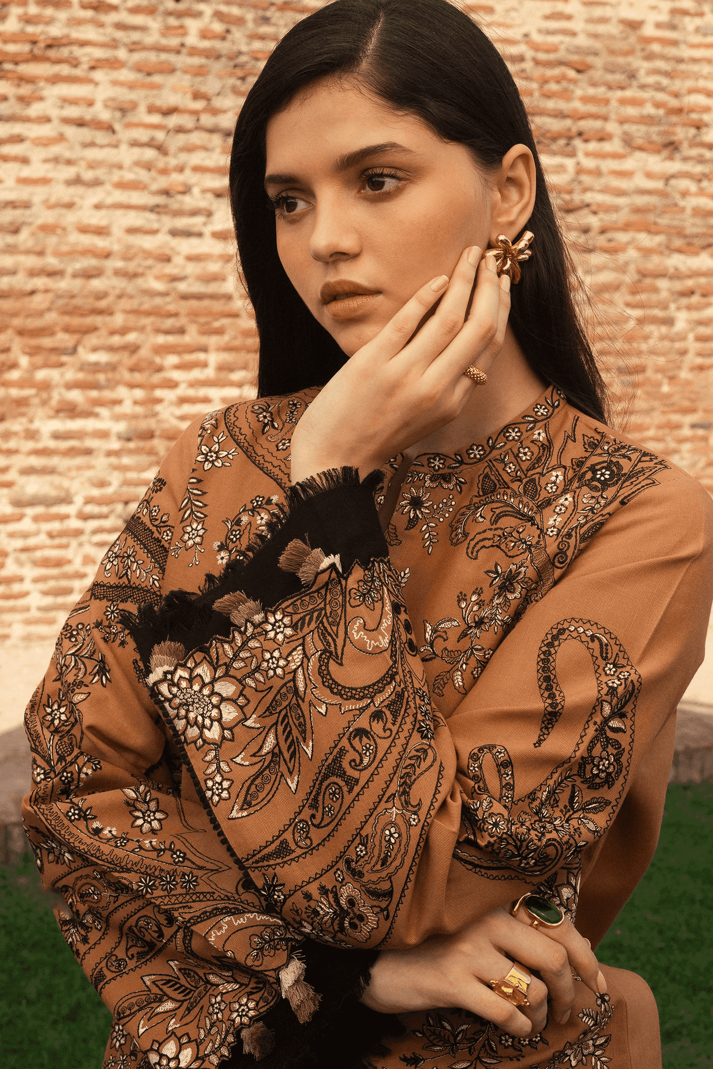 ROYA D6 - Zara Shahjahan (Winter`24)
