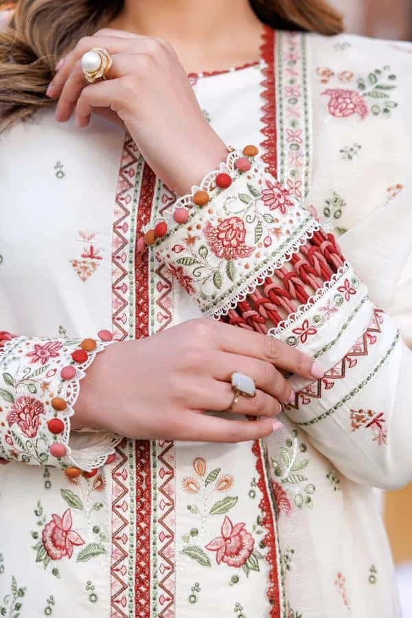 D06 Surreal White - Kaavish By Farasha Luxury Lawn'24