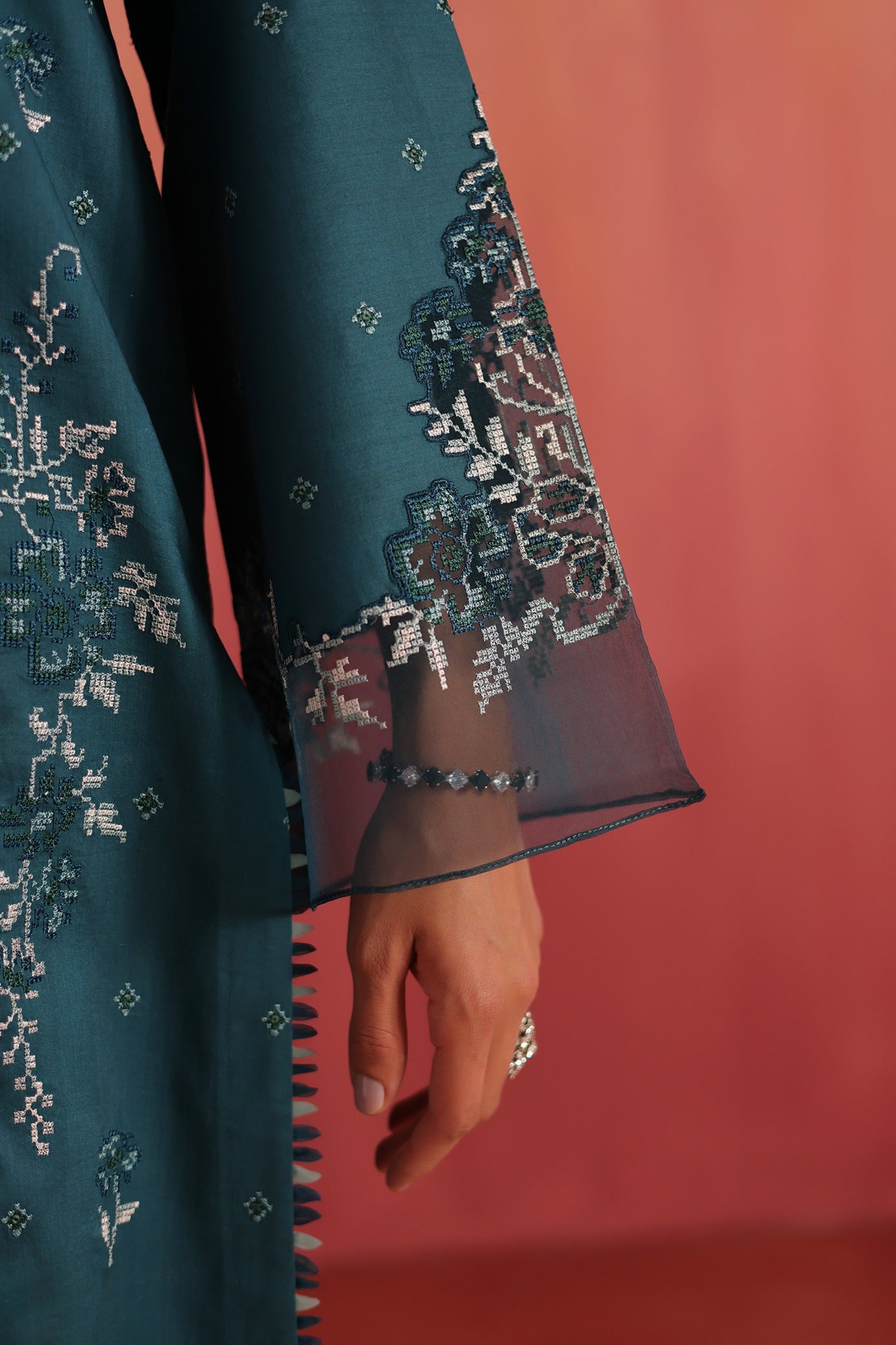 D09-TINA | NAYAB By SERAN Eid Edit`25